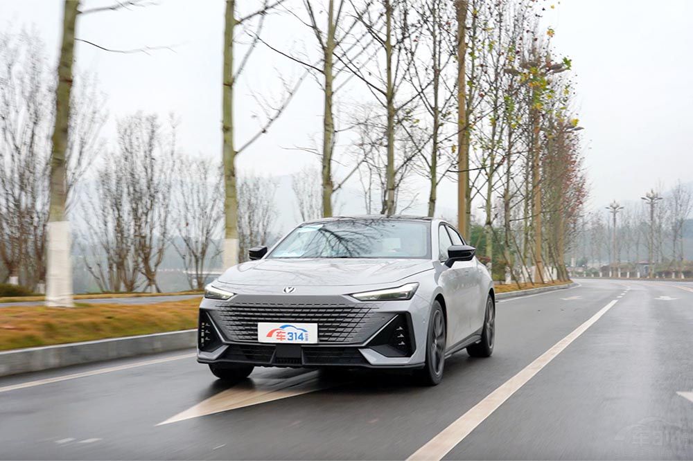 ԇ�{�L��UNI-V һ����ӵ������\(y��n)��(d��ng)�I܇��