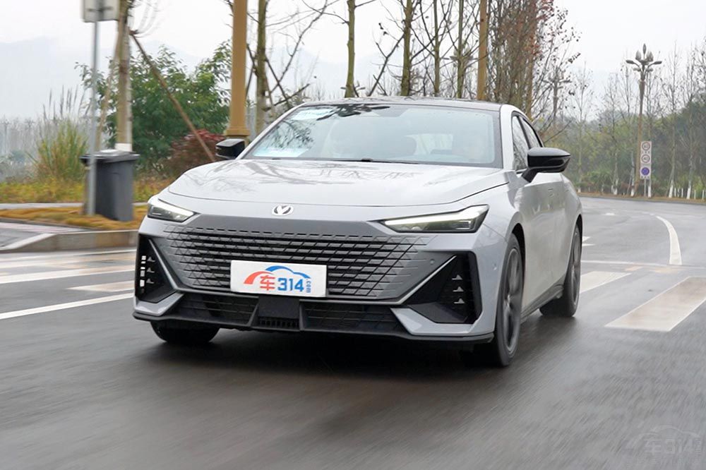 ԇ�{�L��UNI-V һ����ӵ������\(y��n)��(d��ng)�I܇��