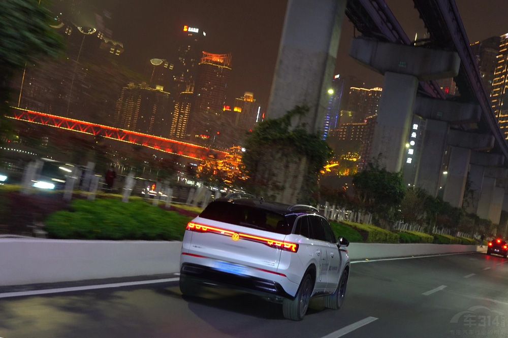 ԇ�{�󱊔�Ѳ��������SUV���Ǽ������B��