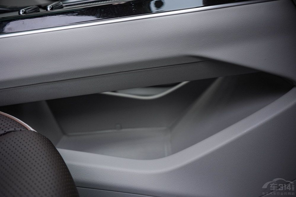 ԇ�{�󱊔�Ѳ��������SUV���Ǽ������B��