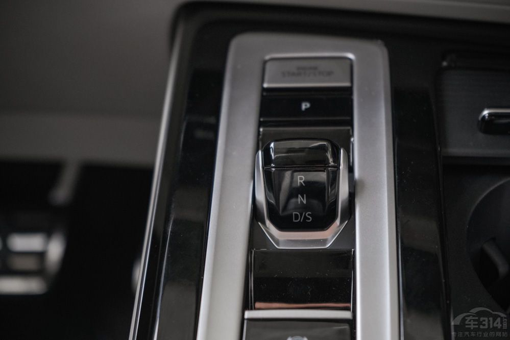 ԇ�{�󱊔�Ѳ��������SUV���Ǽ������B��