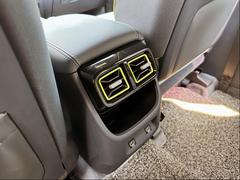 MUFASA���S���x15�f��(n��i)����SUV�¾�����