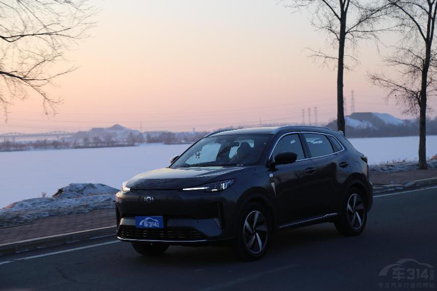 �L����ԴQ05���ȱȁ�����Pro���l������