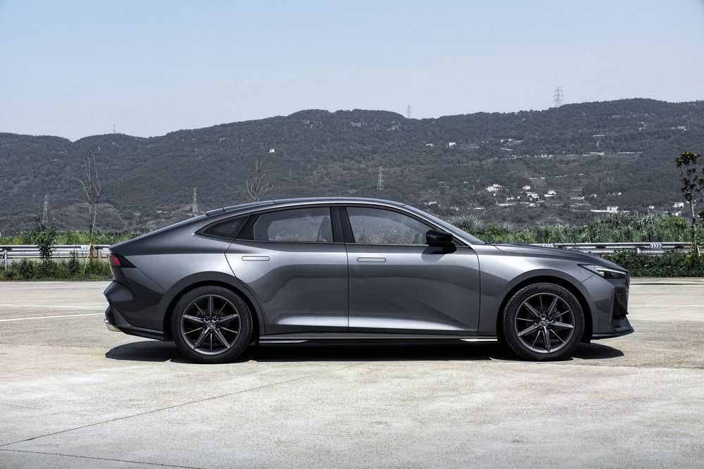 ����ȼ��܇�ď�(qi��ng)��(sh��)���u����һ���m������