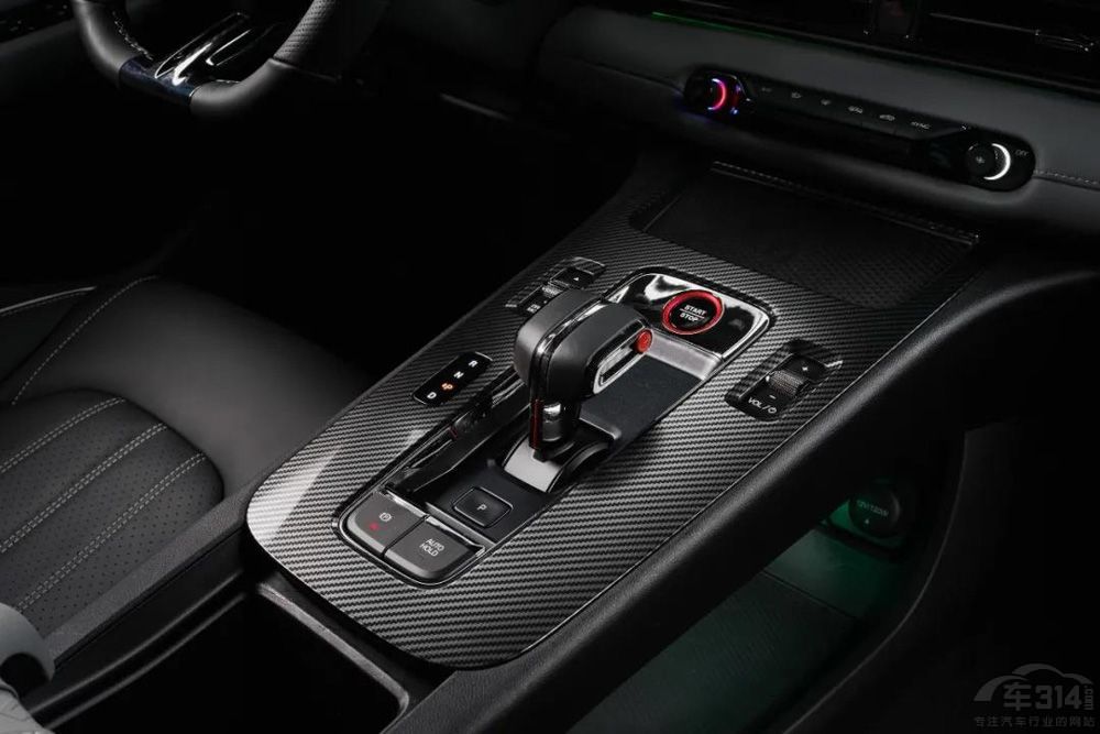 �l�����p�˵�һ���I����UNI-V����Ӱ��