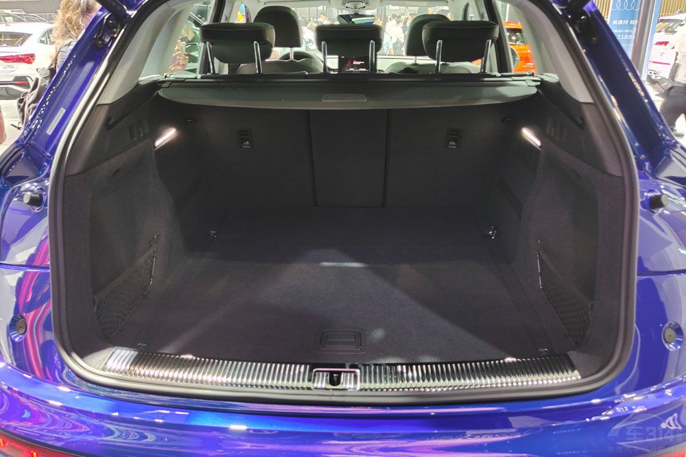 Փ���A����SUV ���Y���R֮��߀���x�l��