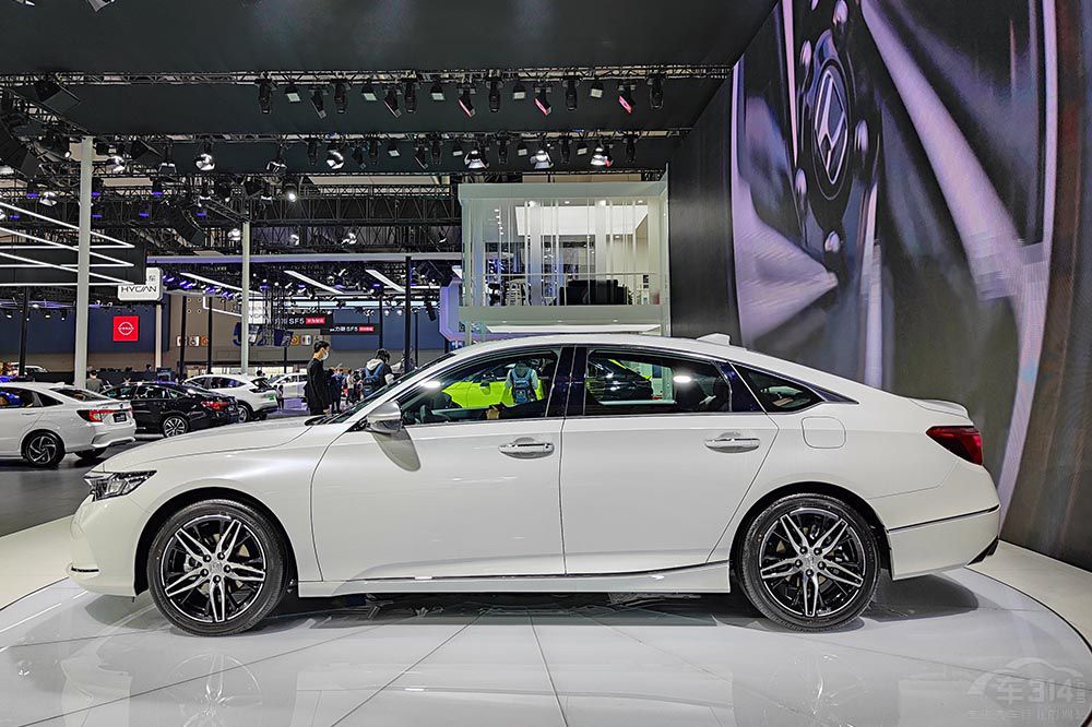 �����ֵ�ͬ�Ҳٸ� ��Ӣ������Γ������w