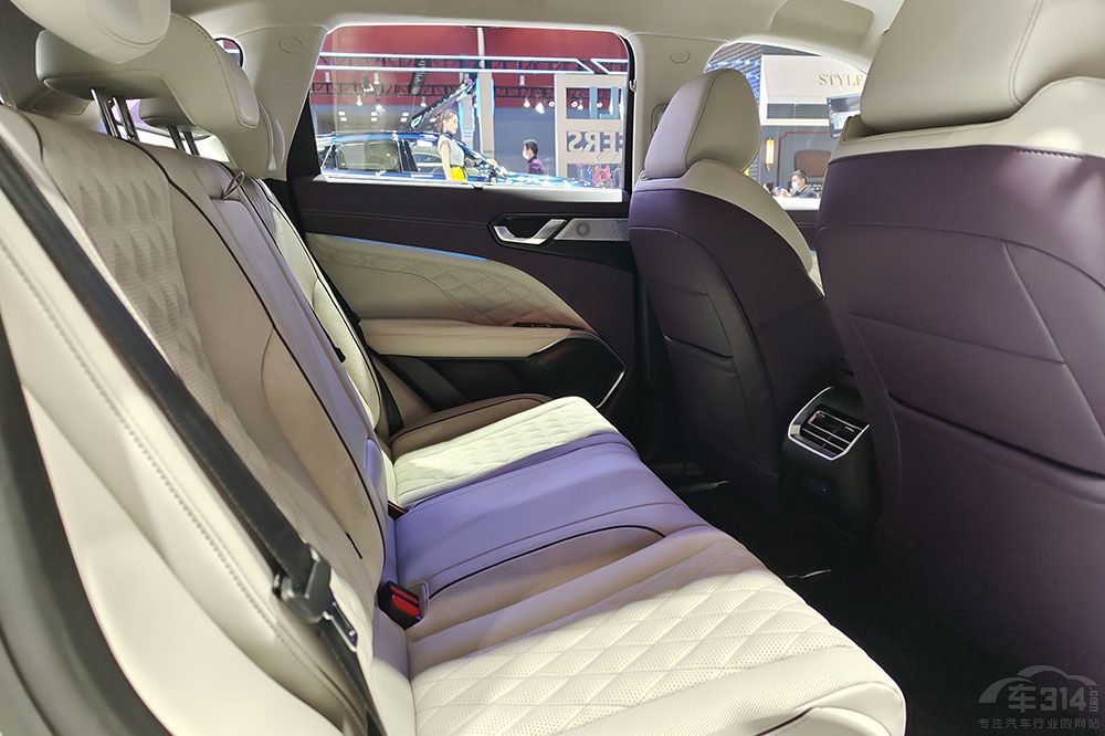 15-20�f����SUV���]�l �@����܇����(y��ng)�e�^