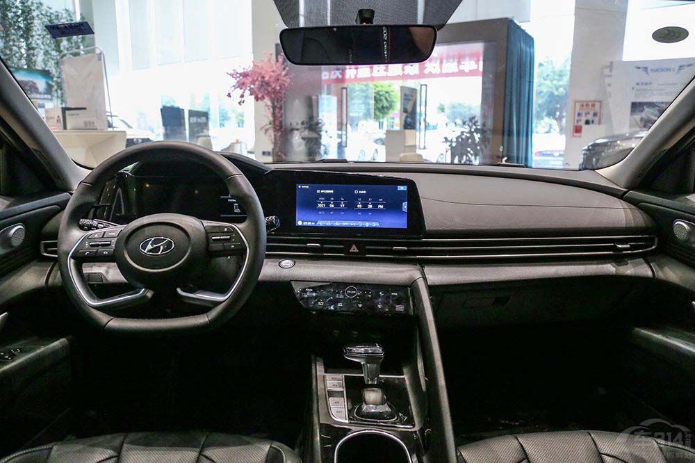 ���m��ӭ��С�Ŀ܎�����ݵ����²��£�