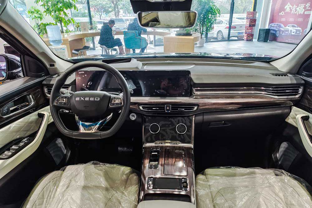 ������Ʒ�|(zh��)SUV��ƴ �x��;����߀��GS8