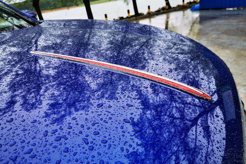 20�f�ISUV���x̽�����t��HS5��ԒҪ�f