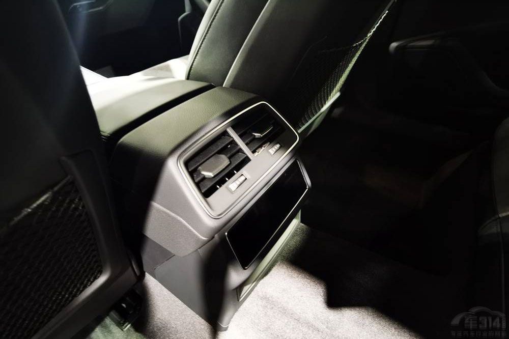 ���ȊW��A6L�c�P������CT6 �t��H9���