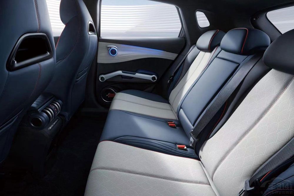 ԪPLUS��(du��)��AION Y  ���ߵ���ԓ��ô�x��