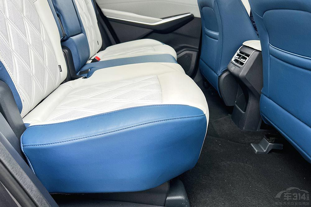 �ڶ���CS75 PLUS���� ����H6��(du��)�ց�(l��i)����