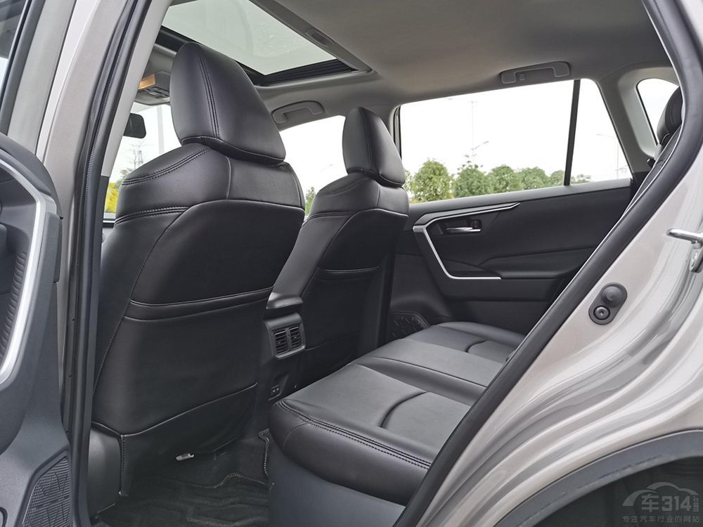 �M���ճ���ʹ�� ��ʮ�f���Һ��YSUV���]��