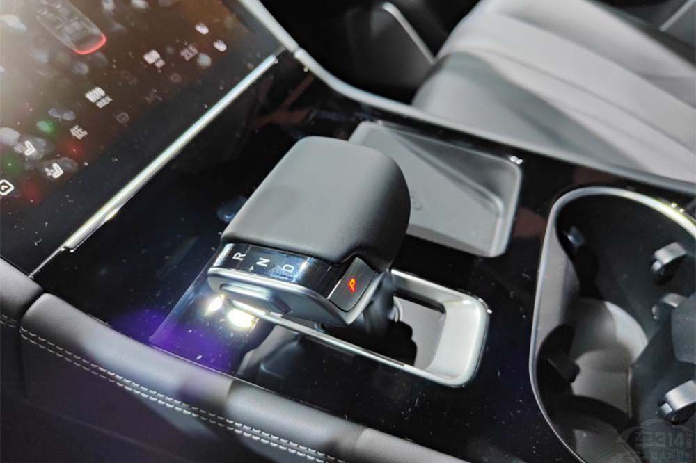 �ɷ���֮�� ����ʽSUV܇�x����߀�Ǎ��D��