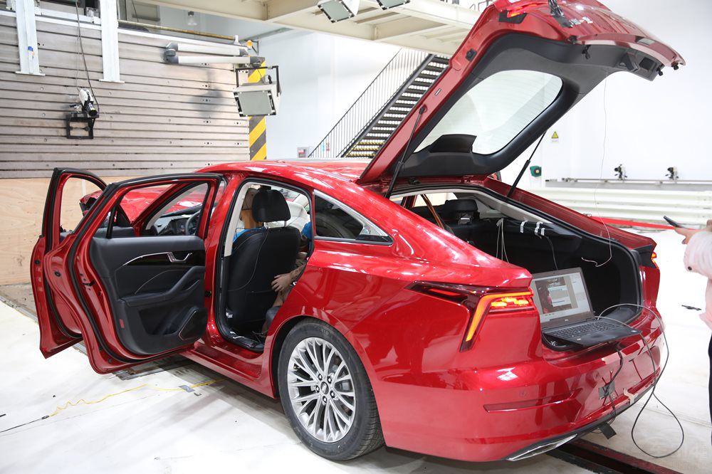 ȫ�µ��������vB70�@C-NCAP���ǰ�ȫ܇