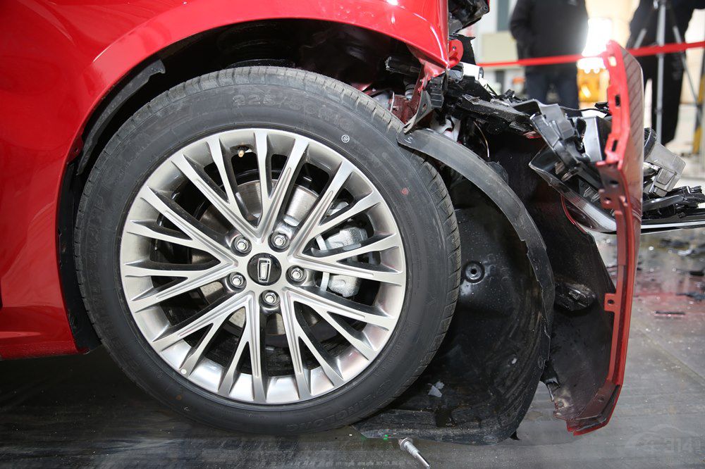 ȫ�µ��������vB70�@C-NCAP���ǰ�ȫ܇