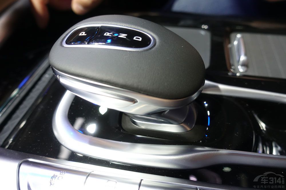 �ɷ���֮�� ����ʽSUV܇�x����߀�Ǎ��D��