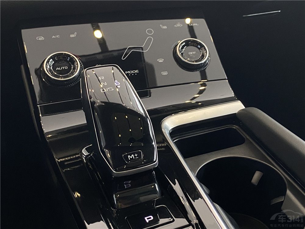 ȫ�µ��������vB70�@C-NCAP���ǰ�ȫ܇