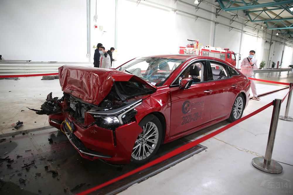 ȫ�µ��������vB70�@C-NCAP���ǰ�ȫ܇