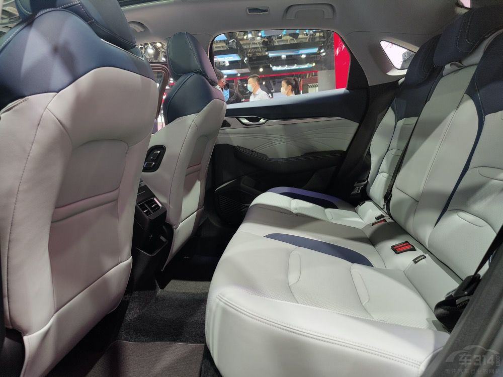 �P(p��n)�c(di��n)���˚���������I���L(zh��ng)��UNI-V�I(l��ng)���