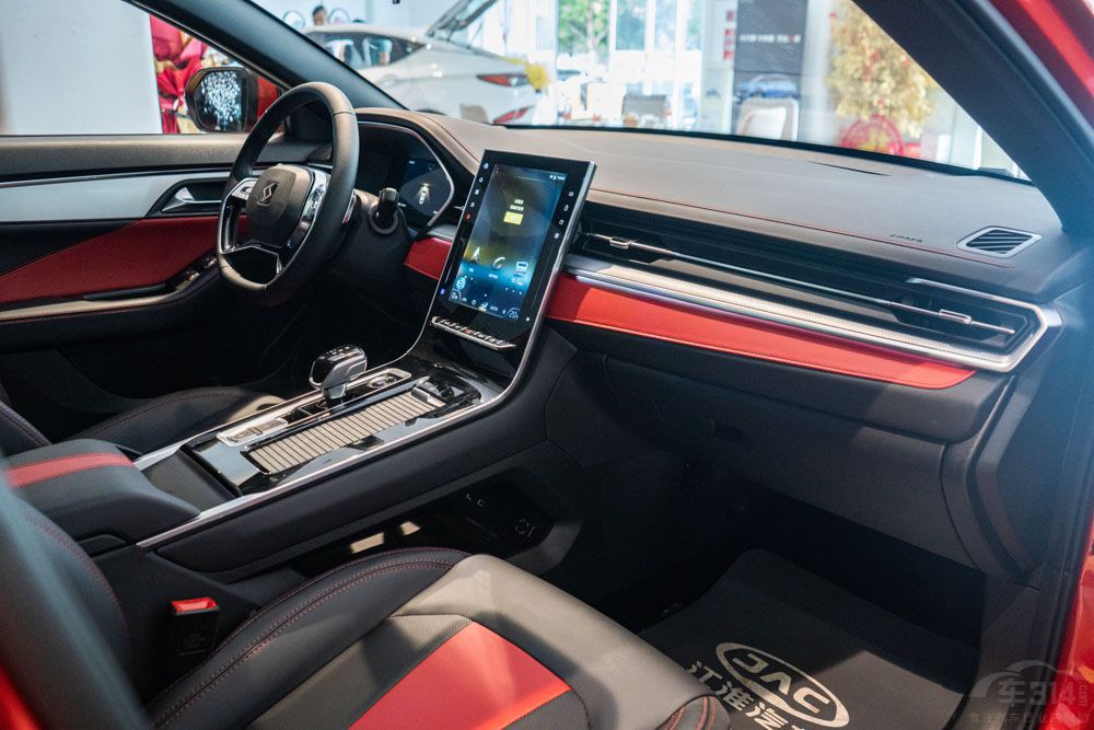 �P(p��n)�c(di��n)���˚���������I���L(zh��ng)��UNI-V�I(l��ng)���