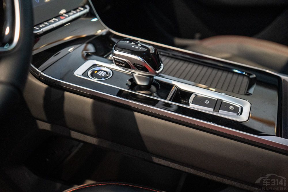 �P(p��n)�c(di��n)���˚���������I���L(zh��ng)��UNI-V�I(l��ng)���