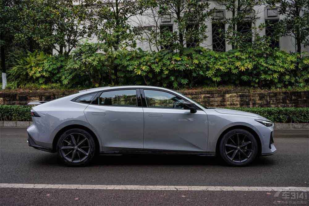 MG5��Ы�����L��UNI-V �����l�ķ۽z��