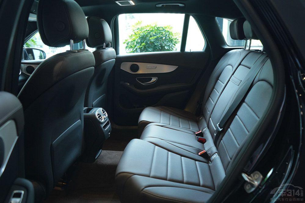 ���A����SUV�N����ǰ���ѽ��Ξ�Ό�BBA