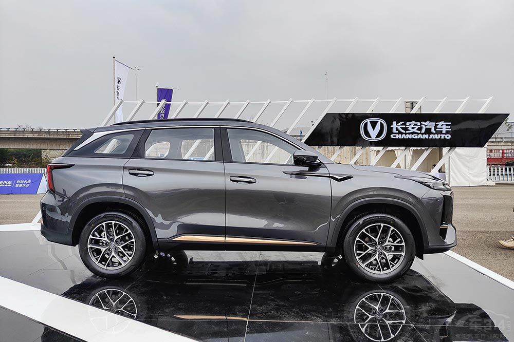 ����H6��(du��)���L(zh��ng)��CS75 PLUS�l(shu��)��(hu��)����һ�I��