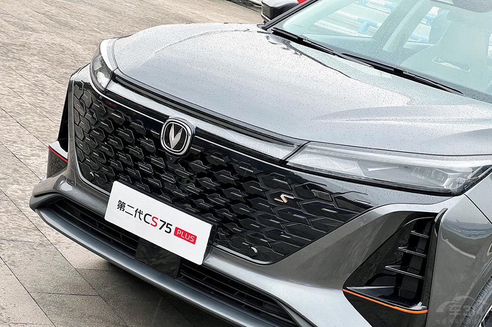 ����H6��(du��)���L(zh��ng)��CS75 PLUS�l(shu��)��(hu��)����һ�I��