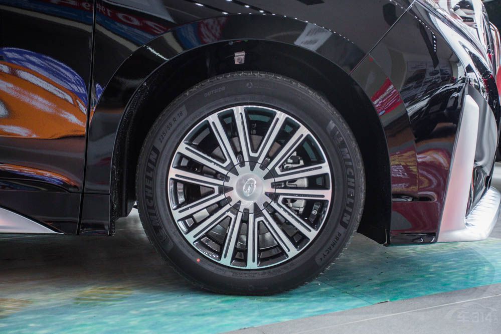 �N���ӽ� ����M8���Ȅe��GL8�Ѓ�(y��u)�݆���