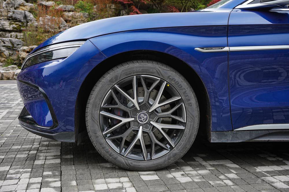 �O��������S���ȱȁ��ϝhEV�����x���l