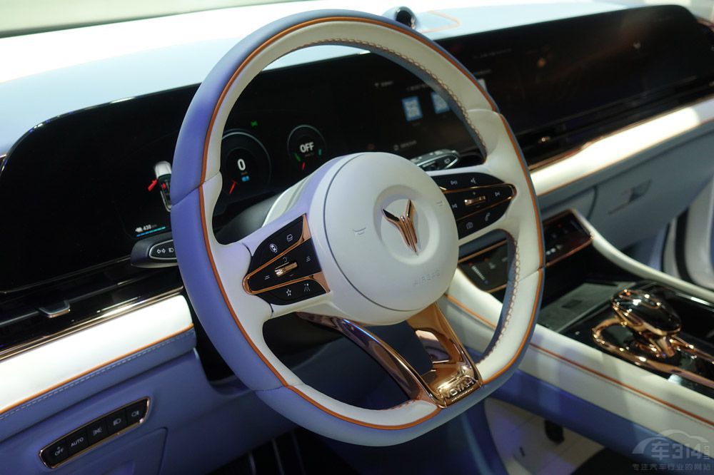 �д���SUV�ı�ƴ �S��ِ�Ǻ͍��D�����