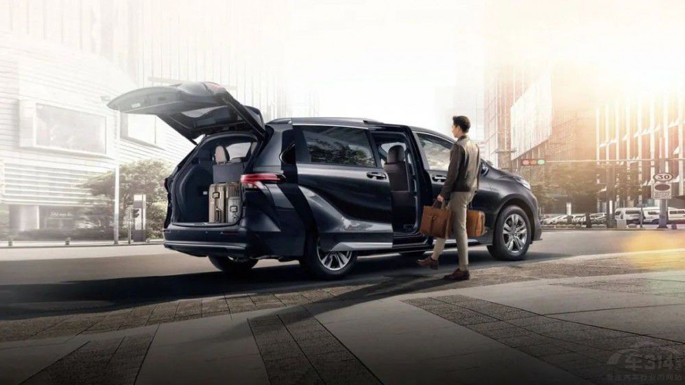 �д���SUV�ı�ƴ �S��ِ�Ǻ͍��D�����