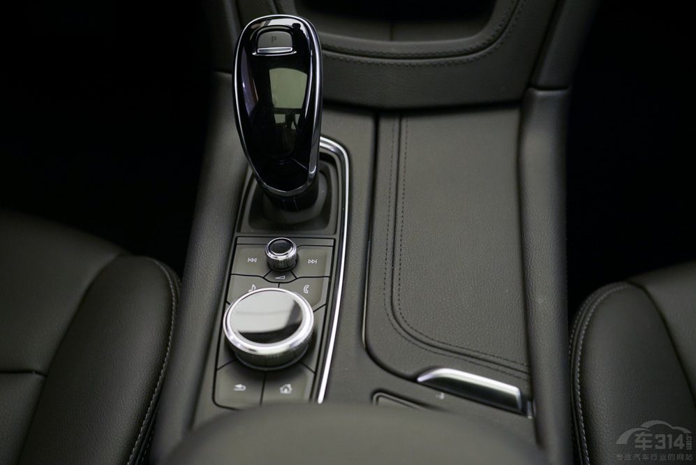 �֠���XC60��(du��)�ȄP������XT5 �����]����