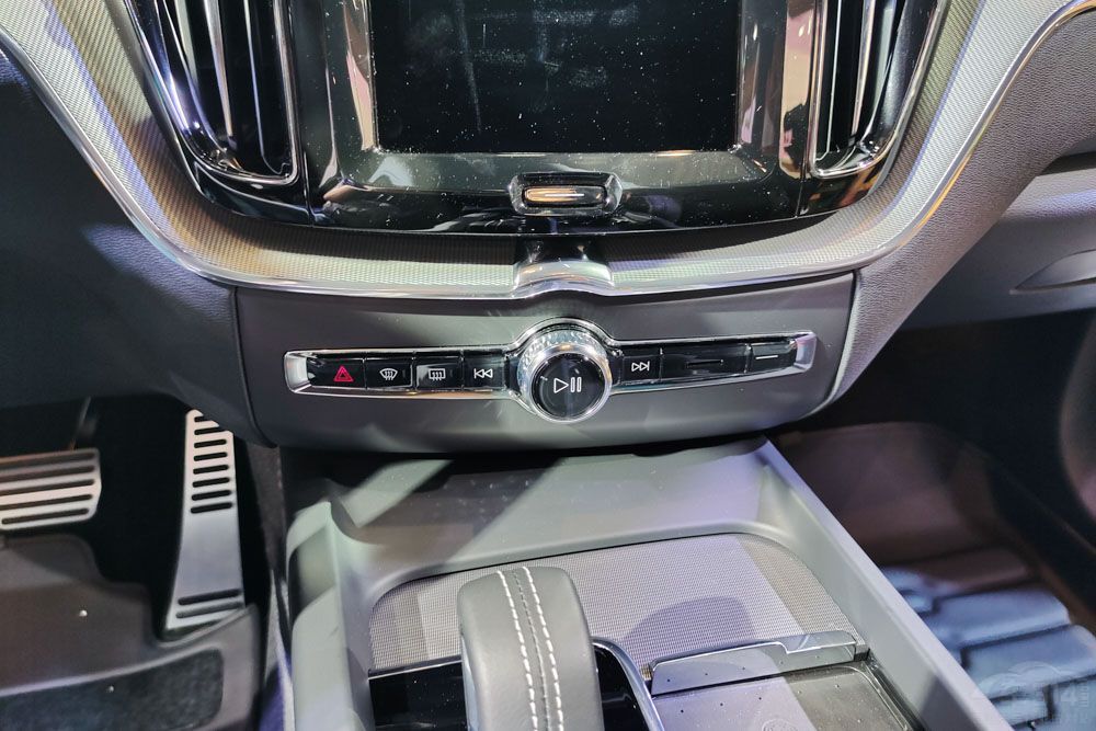 �֠���XC60��(du��)�ȄP������XT5 �����]����