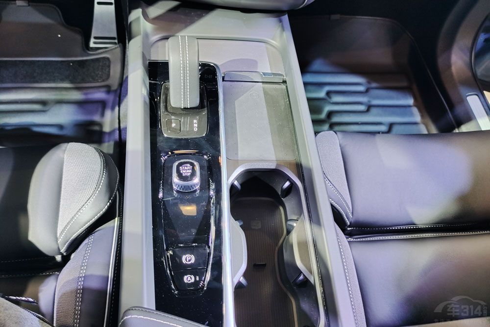 �֠���XC60��(du��)�ȄP������XT5 �����]����