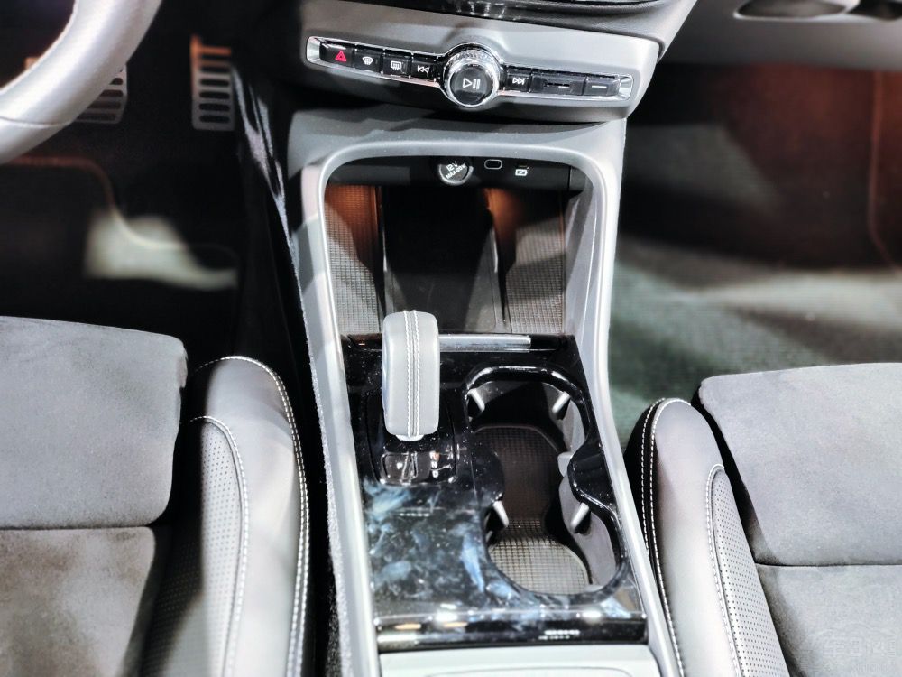 ��ϵ�c���W���A���Q XC40��CR-V��ô�x��