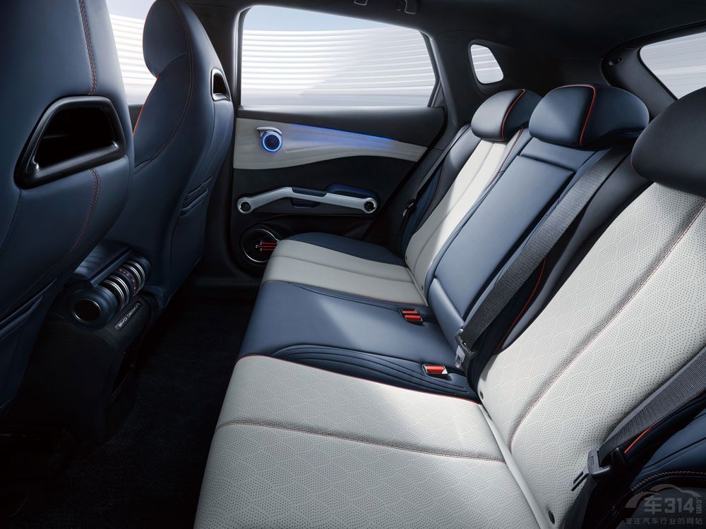 ��ID.3��(du��)�ȱȁ���ԪPLUS �l(shu��)���Ѓ�(y��u)��(sh��)��