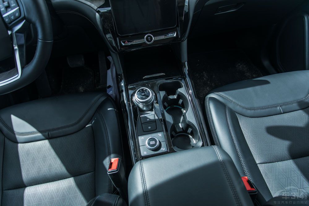 AITO����M7�͸���̽�U(xi��n)�ߑ�(y��ng)ԓ��ô�x����