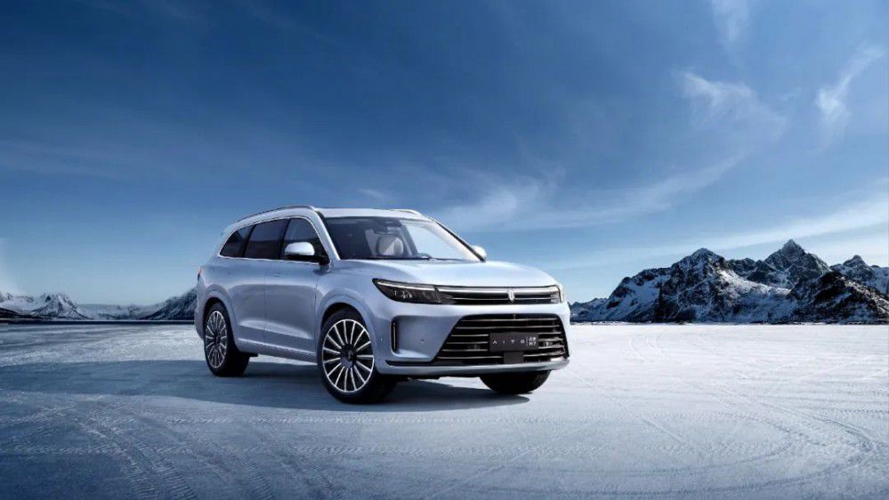 AITO����M7�͸���̽�U(xi��n)�ߑ�(y��ng)ԓ��ô�x����