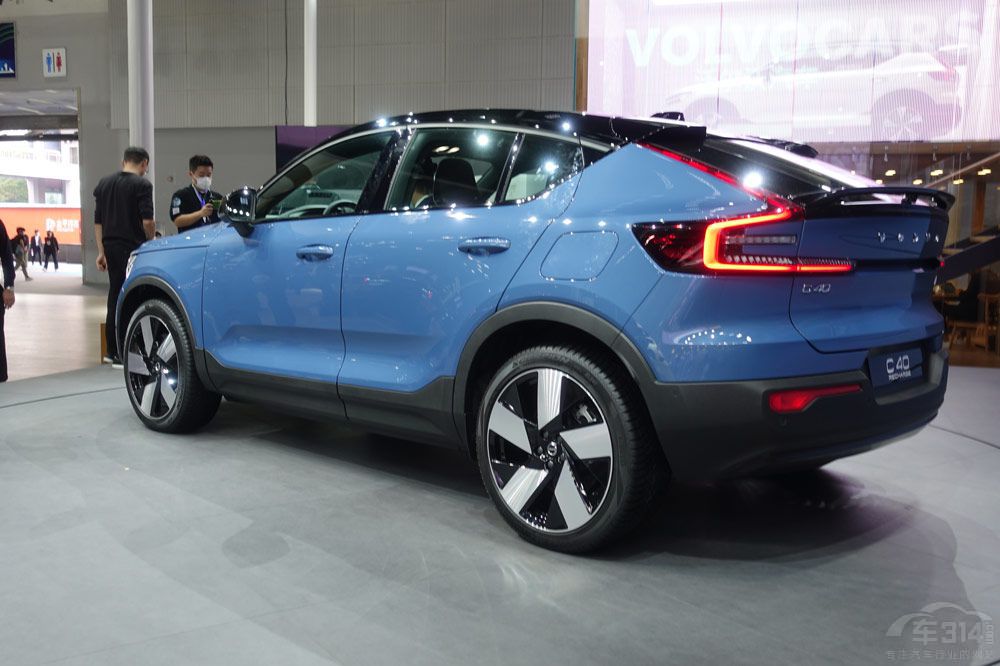 �֠���C40�ʹ�ID.4 CROZZ �lֵ���I��