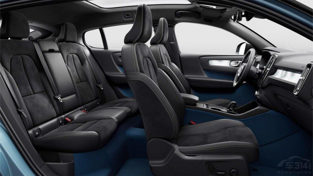 �֠���C40�ʹ�ID.4 CROZZ �lֵ���I��