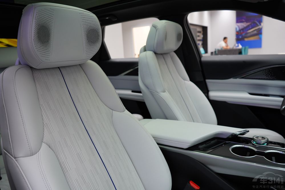 �P������LYRIQ�J���ε��ES7ԓ��ô�x��