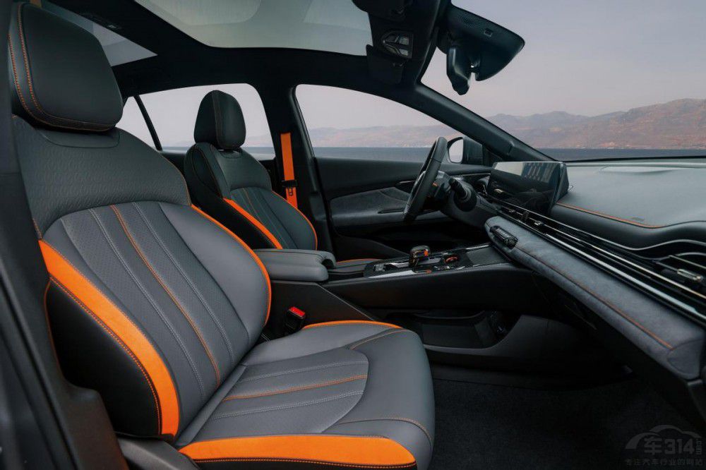 �xӰ��R-styleِ����߀���L(zh��ng)��UNI-V 1.5T��