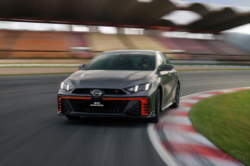 �xӰ��R-styleِ����߀���L(zh��ng)��UNI-V 1.5T��