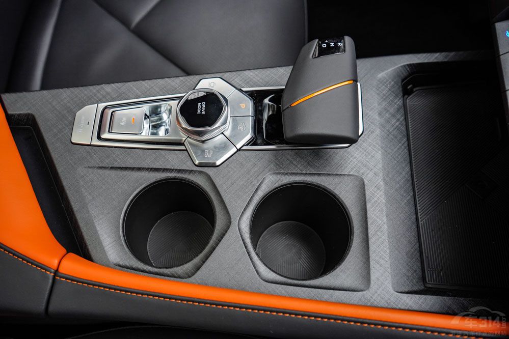 �xӰ��R-styleِ����߀���L(zh��ng)��UNI-V 1.5T��