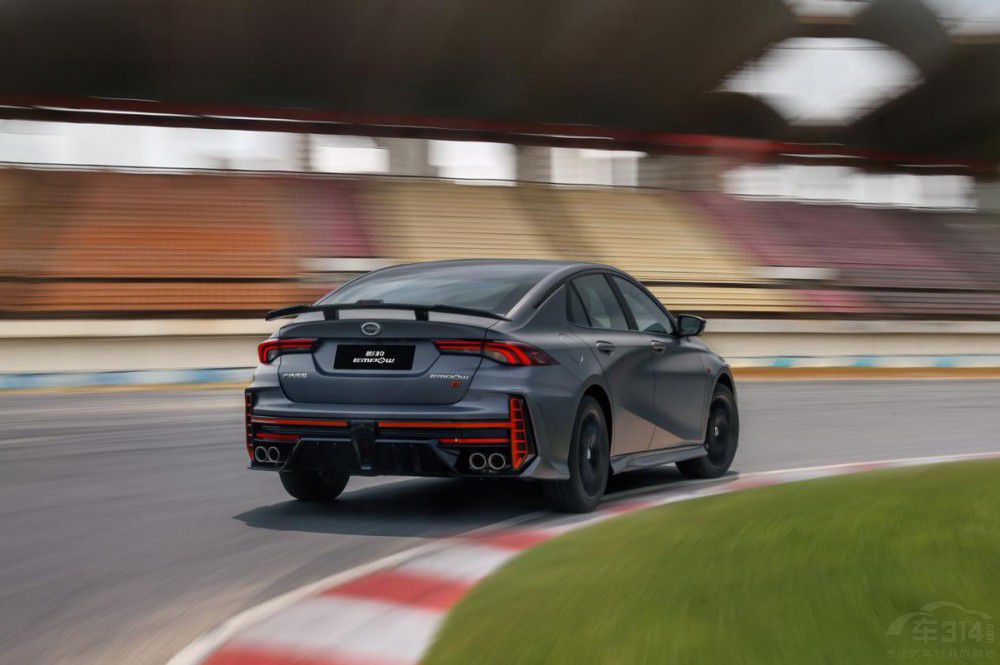 �xӰ��R-styleِ����߀���L(zh��ng)��UNI-V 1.5T��